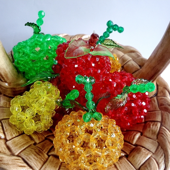 RARE VTG Woven Basket w/ Handle Ceramic Signed Beaded Fruits Included (7pcs) - Picture 5 of 16